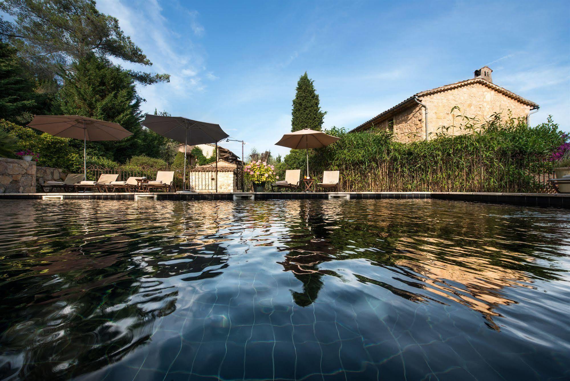 Hotel Du Clos Le Rouret Exteriör bild